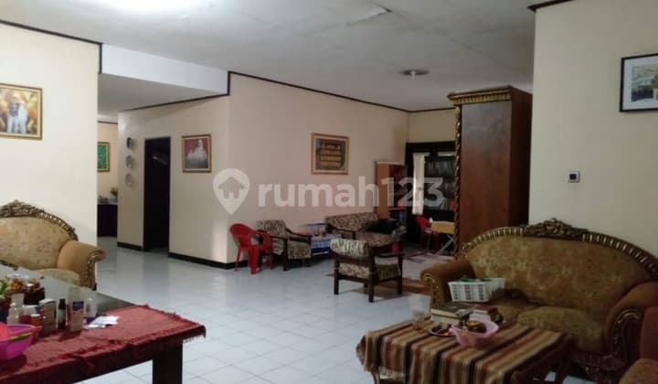 Rumah Minimalis dan Strategis di Cipedes Bandung