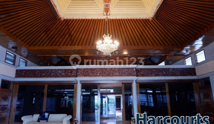 Rumah etnik joglo pusat kota di laweyan solo