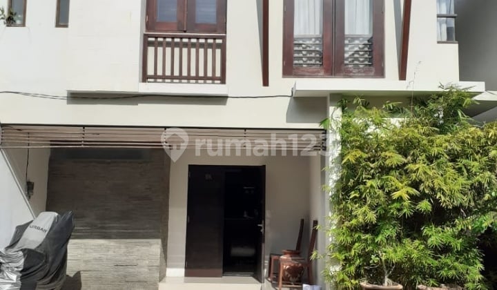 Beautiful Cluster Near Sunset Road