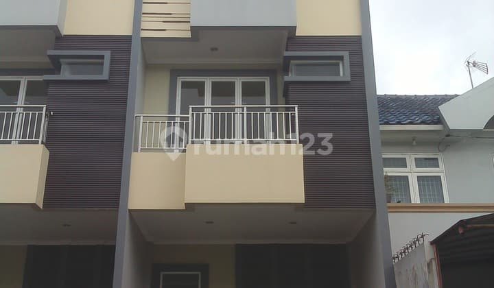 Rumah baru siap huni dilokasi ok aman dan nyaman dikomplek yang sudah ramai