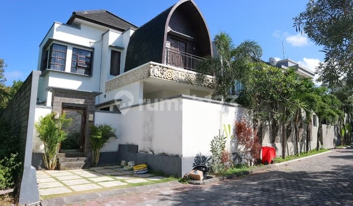 NICE LOCATION!! House at SECURE COMPLEX Siligita, Nusa Dua