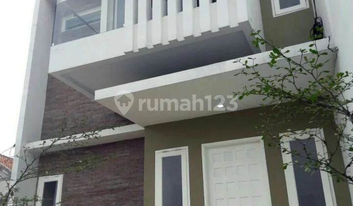 rumah 2 lantai alam sutera BSD ready siap huni tanpa dp bebas banjir dekat MRT, stasiun KRL pintu toll- halte busway rumah 2 lantai alam sutera BSD ready siap huni tanpa dp bebas banjir dekat MRT, stasiun KRL pintu toll- halte busway