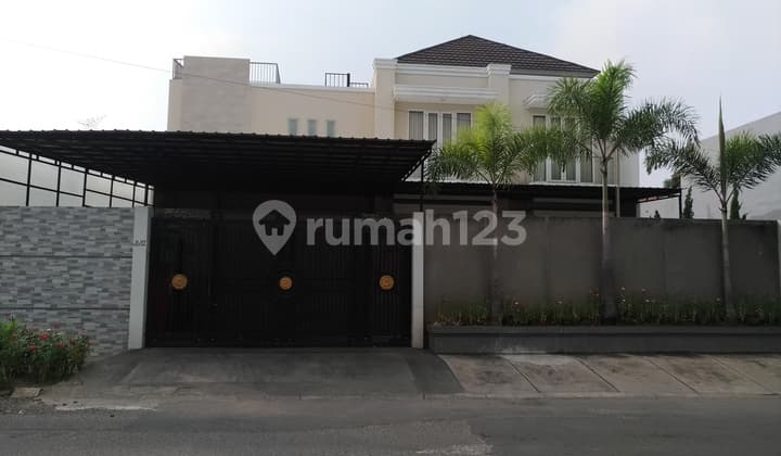 Rumah mewah 2 lantai di Bulevard Metro Permata 1