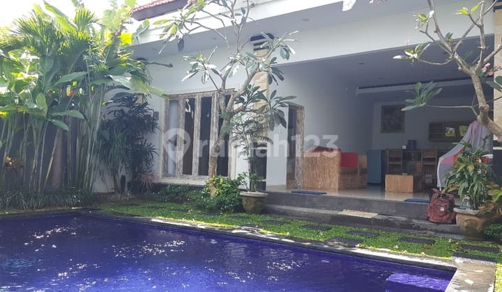 Villa cantik dekat pantai Berawa Canggu