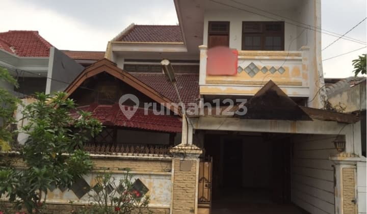 For sale house in Barata Jaya, South Surabaya