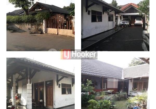 Luxury House Strategic Location in South Jakarta