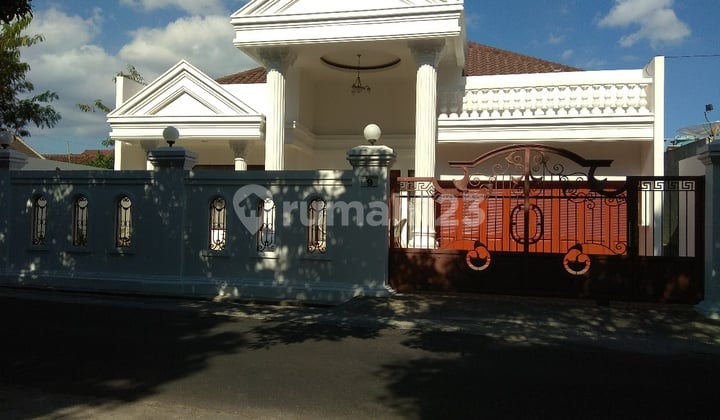 Rumah Mewah dekat Hyatt jl Palagan