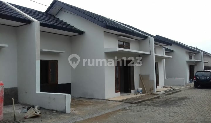 Di jual rumah di limo depok tanpa dp dekat stasiun MRT, stasiun kereta, pintu toll dekat halte busway, kota wisata, area perkantoran,dekat kuliner, dan tempat pusat perbelanjaan dan pendidikan