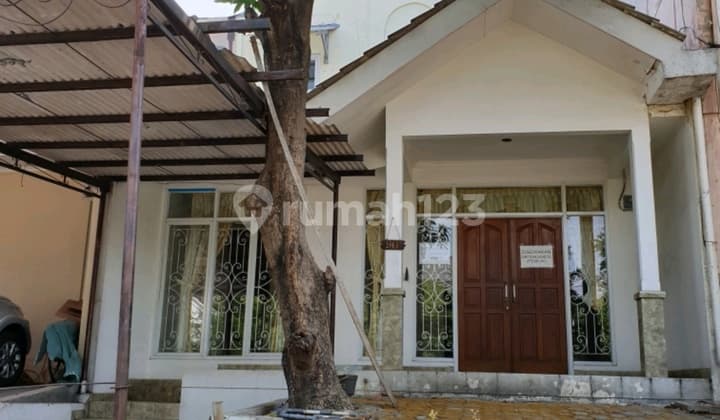 Beautiful and Neat Green Mendow House, Lippo Cikarang