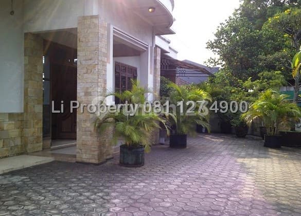 DIJUAL rumah Diponegoro, jalan raya, 1170m2, dekat kampus UKSW, Salatiga, Jawa Tengah