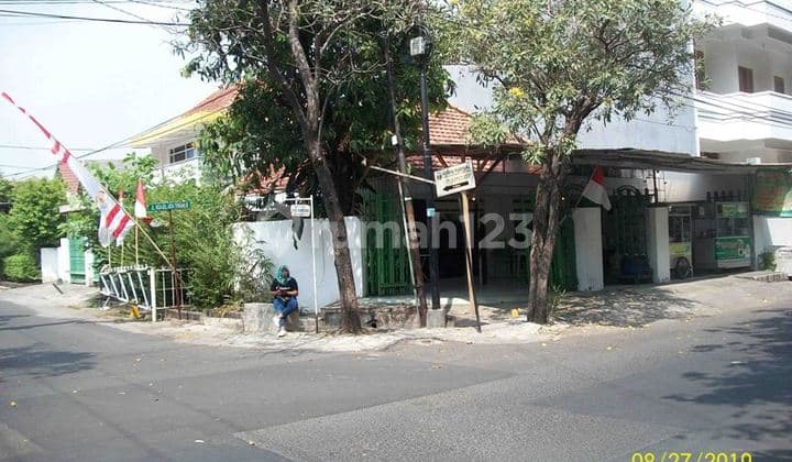 For Sale: 1.5-Story Commercial House, Zero Road Frontage, Corner Location, Strategic Position