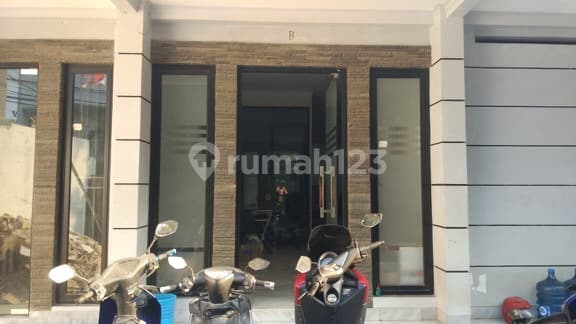 Rumah Paviliun Cocok Untuk Kantor Di Kawasan Blokm