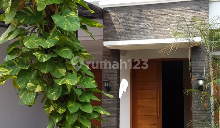 Rumah di menteng dalam cluster taman amir hamzah