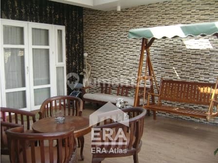 Rumah mewah strategis di jl. Kijang