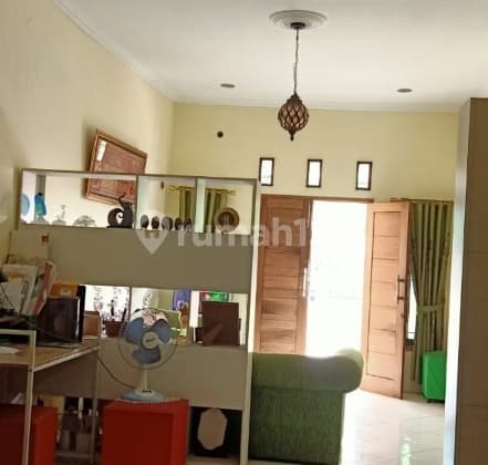 Rumah murah di Cinere daerah komersil karena pinggir jalan bisa untuk usaha dan dekat pintu Tol