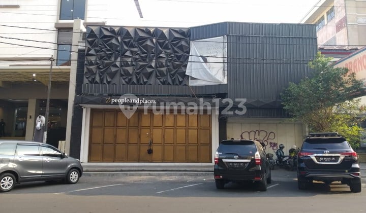 Rumah dan Ruang Usaha Potensial Tengah Kota Rumah dan Ruang Usaha Potensial Tengah Kota