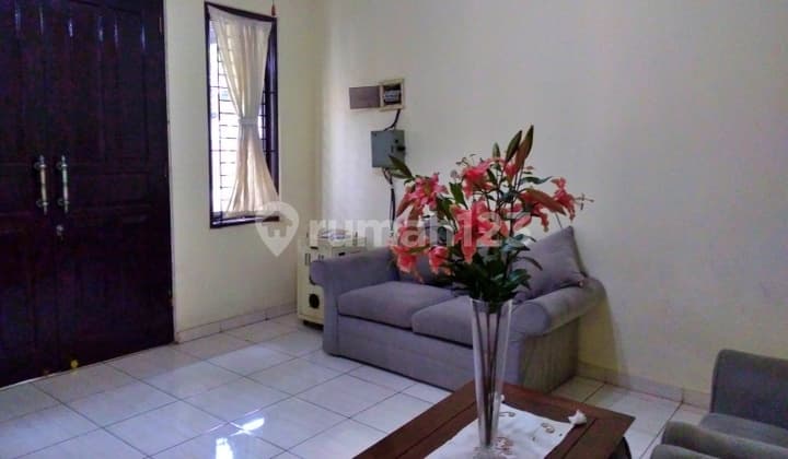 Dekat Stasiun Lrt, Halte Transjakarta, Jl Sudirman Dan Kuningan