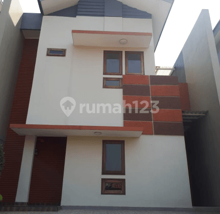 Cibubur 2-story house ready stock move-in ready no down payment flood-free near MRT, toll gate- KRL station, busway stop