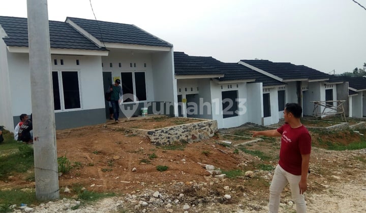 Sharia-compliant beautiful house in Cibinong.