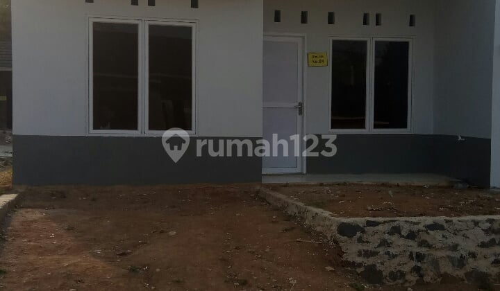 Sharia-compliant house in Bogor, Islamic financing without bank, ready to occupy, no down payment, near toll gate and train station. Sharia-compliant house in Bogor, Islamic financing without bank, ready to occupy, no down payment, near toll gate and train station.