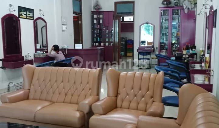 Rumah Pusat Kota Cocok Untuk Semua Usaha