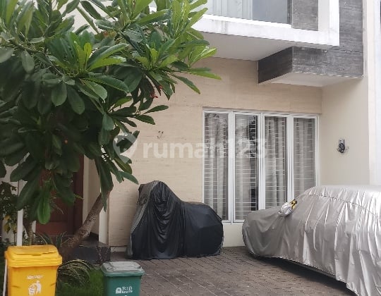 rumah 2 lantai dlm cluster