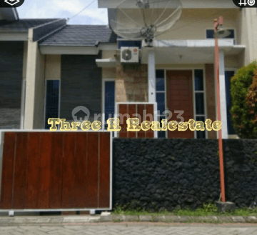 Rumah baru di tengah kota sangat strategis dekat segala penjuru |