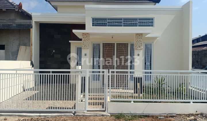 Rumah Siap Huni Depok Nuansa Bali Lokasi Pinggir Jalan Raya dekat Tol dan Stasiun Pondok Cina