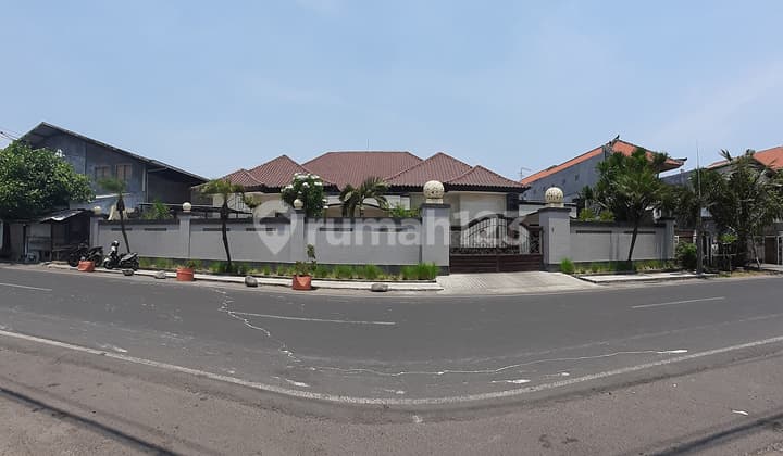 Rumah Cantik Luas di Muding Kerobokan
