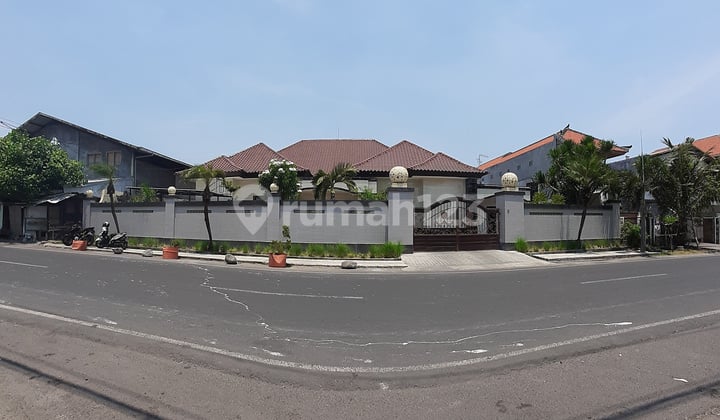 Rumah Cantik Luas di Muding Kerobokan