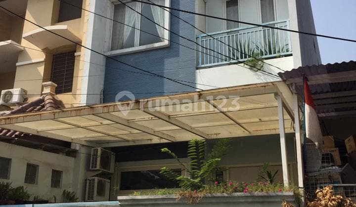 Rumah di Kelapa Molek