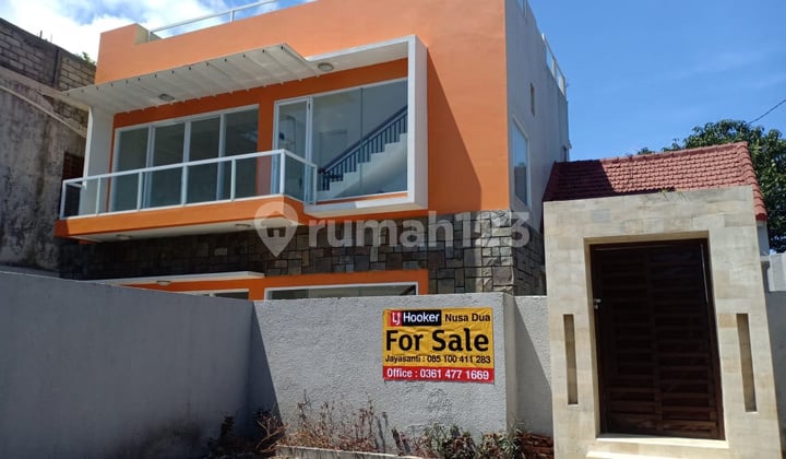 Rumah Minimalis Modern di Nusa Dua, dengan View Tol Bali Mandara