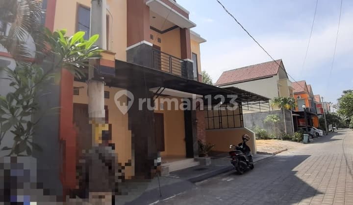 Rumah Mewah 2 Lantai full furnished