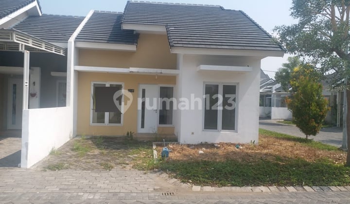 Brand new with a large land area. Brand new with a large land area.