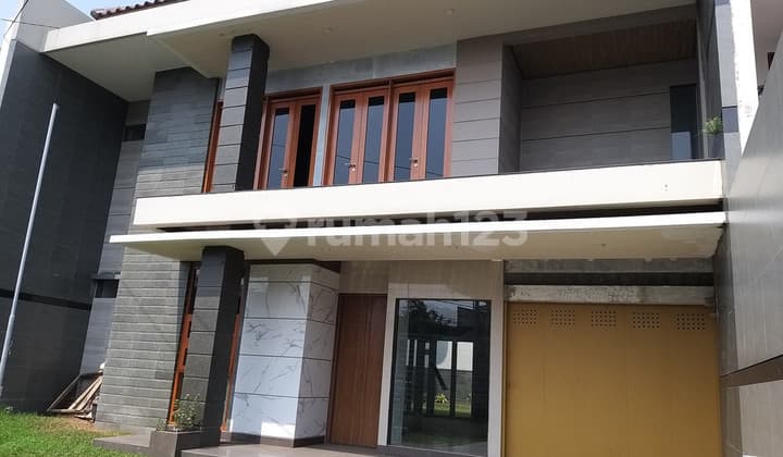 Rumah Baru di Taman Sakura Pratista, dekat Festival Citylink