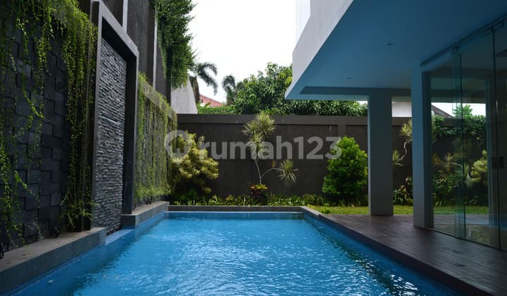 Rumah Siap Huni Strategis area Kemang