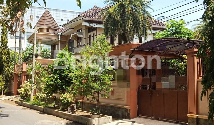 luxury house, hook, Raya Dharmahusada Regency