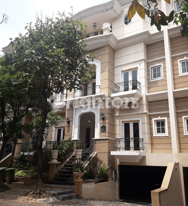 Rumah elite di blossom residence kemayoran