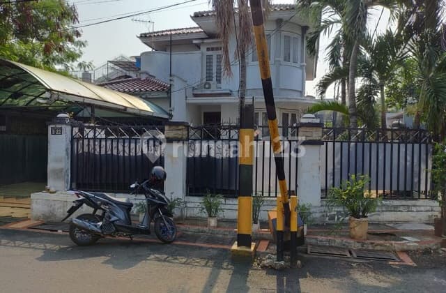 Rumah Mewah di Jalan Keuangan Cilandak Barat Jakarta selatan harga sangat murah