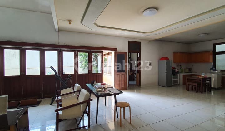 Rumah di Tomang City Garden, Karmel