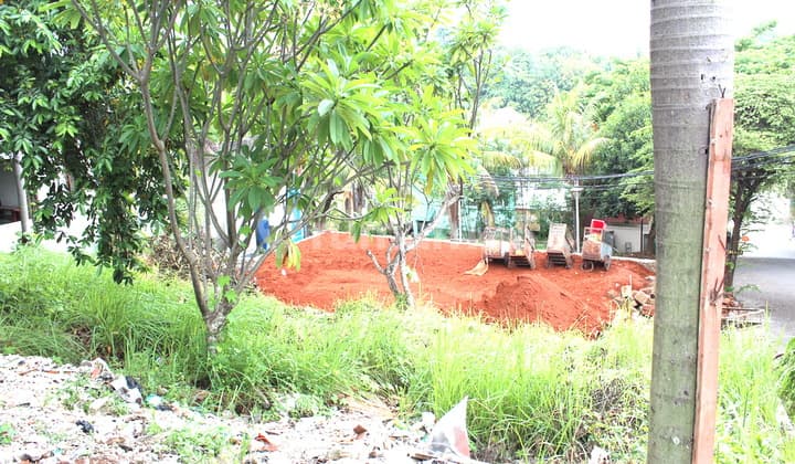 Rumah Signature di Andara Village Lokasi depan dan tanah luas 1,200 sqmtr- banyak alternatif untuk redesign