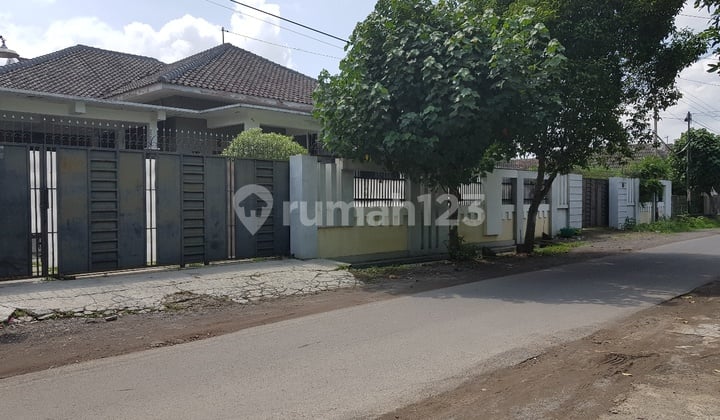 Rumah Mewah Halaman Luas Di Pajang Sondakan Laweyan Solo