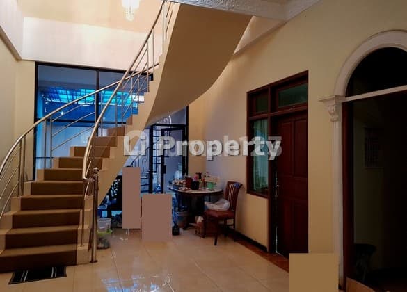 Graha Estetika, dekat UNDIP Tembalang, Semarang
