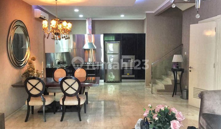 Townhouse Bagus Siap Huni Senayan Golf