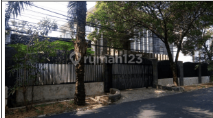Rumah Jl Denpasar Barat, Mega Kuningan Jakarta Selatan