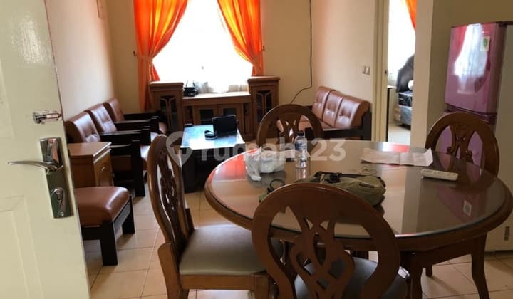 Town House Taman Paris