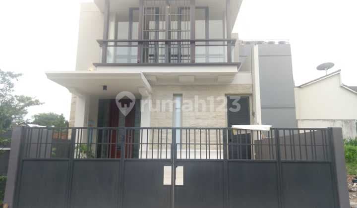 Di jual rumah mewah dalam komplek di kebayoran baru lokasi strategis