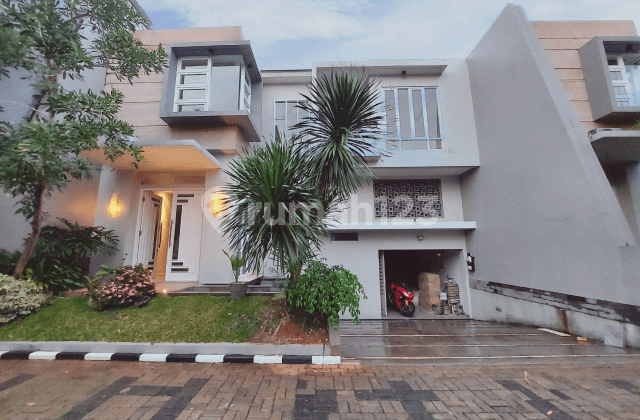 Townhouse one gate system Best location Kemang raya