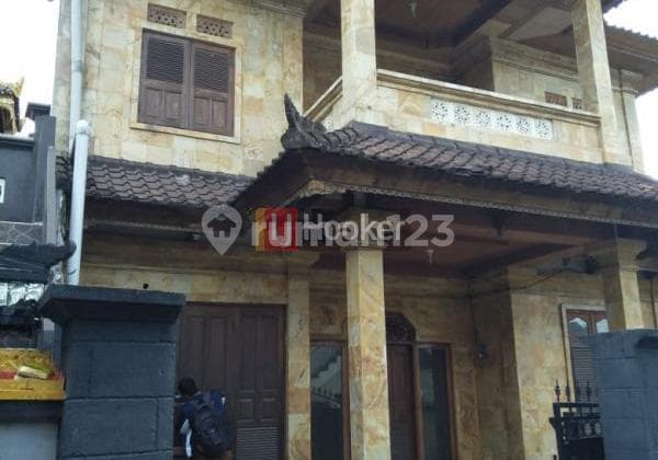 Strategically located house close to public facilities on Jl. Giri Benoa Park