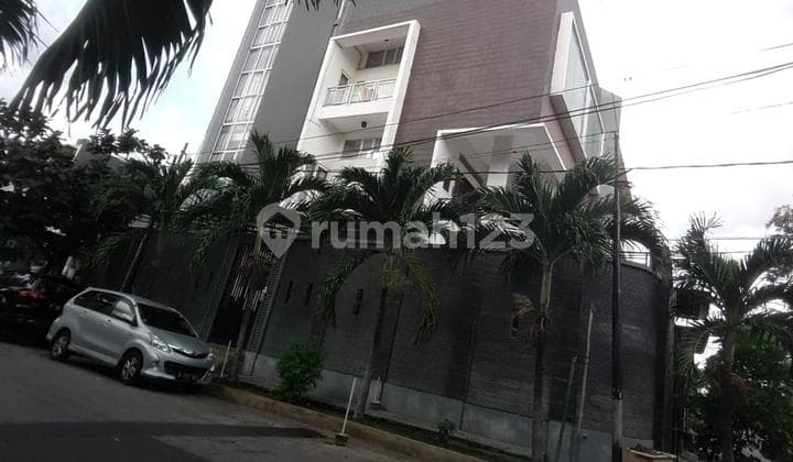 Rumah Pluit Hoek Siap Huni